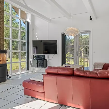Lovely With Hot Tub, Located In Quiet Surroundings Hébergement de vacances