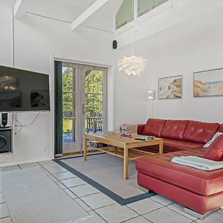 Hébergement de vacances Lovely With Hot Tub, Located In Quiet Surroundings *
