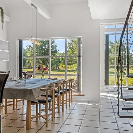 Lovely With Hot Tub, Located In Quiet Surroundings Hébergement de vacances *