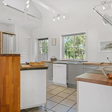 Hébergement de vacances Lovely With Hot Tub, Located In Quiet Surroundings *