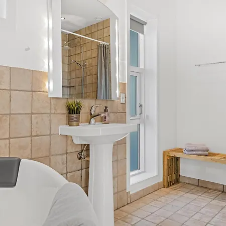 Lovely With Hot Tub, Located In Quiet Surroundings Hébergement de vacances Frostrup