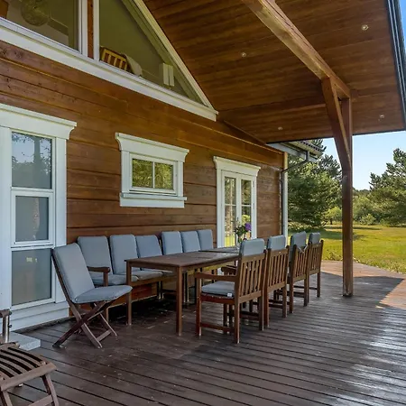 Hébergement de vacances Lovely With Hot Tub, Located In Quiet Surroundings *